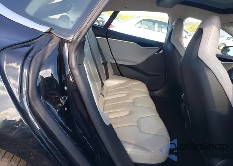 2013 Tesla Model S из США, поврежденный, VIN 5YJSA1CN8DFP24898